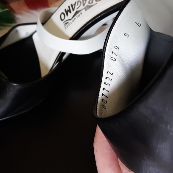 Salvatore Ferragamo Collection Blk/Wht Sandals - Picture 5 of 8